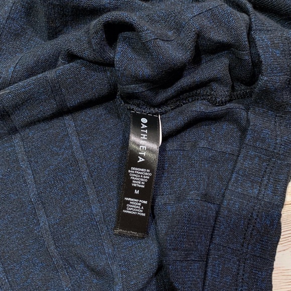 Athleta Blue Harmony Pose Cropped Hoodie Lightweight Pullover Size M Medium Blue - Picture 5 of 11